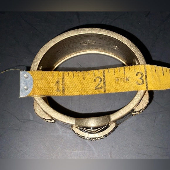 Lia Sophia "Ransom" Retired hinged cuff bracelet,from the Red Carpet Collection. - Picture 6 of 7